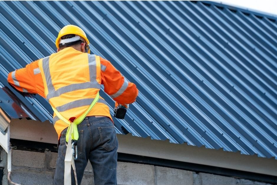 Lắp đặt mái và hoàn thiện ngoại thất Nhà Cấp 4 Lắp đặt mái và hoàn thiện ngoại thất Nhà Cấp 4